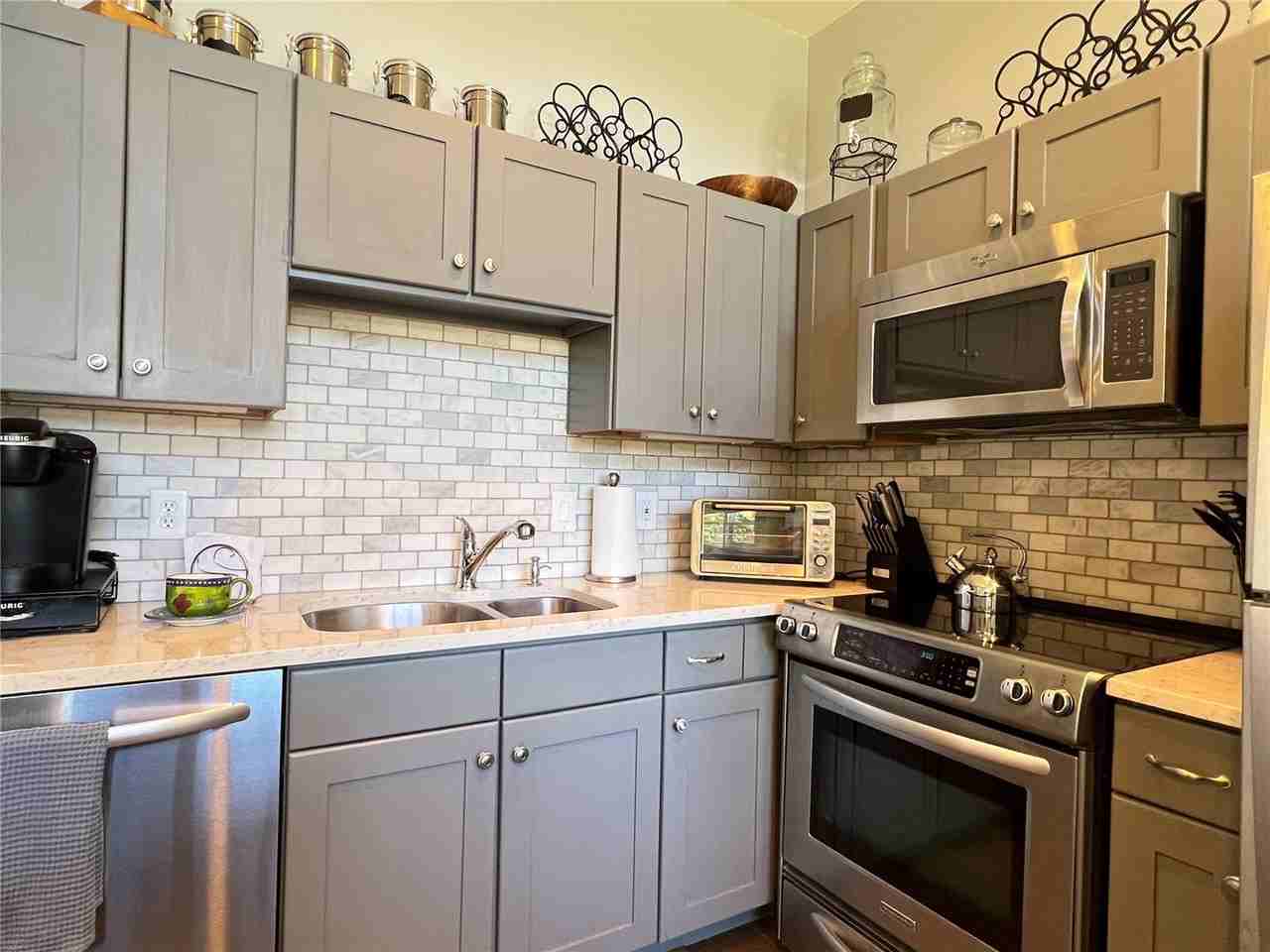 63 Guyot Ln - Photo 3 of 29