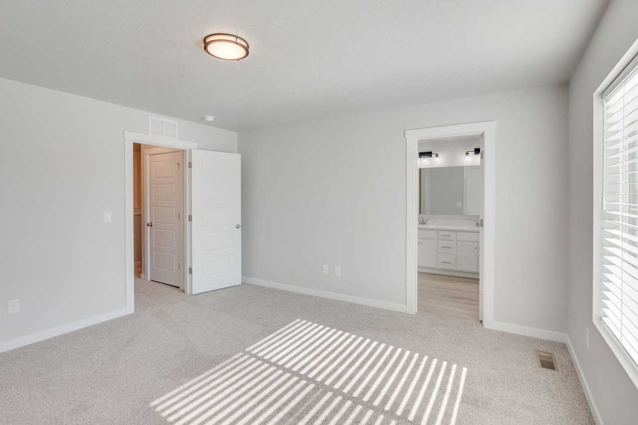322 S Echo Canyon Ave - Photo 3 of 23