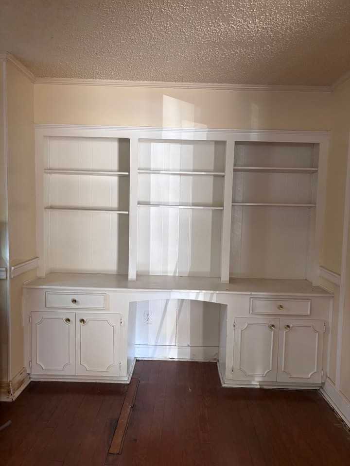 1203 Greenbriar St - Photo 3 of 17