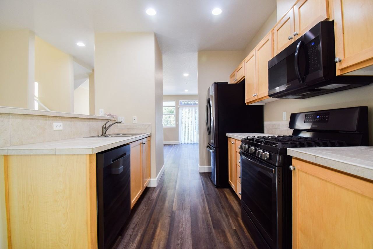 10735 Sw Canterbury Ln #104 - Photo 6 of 26