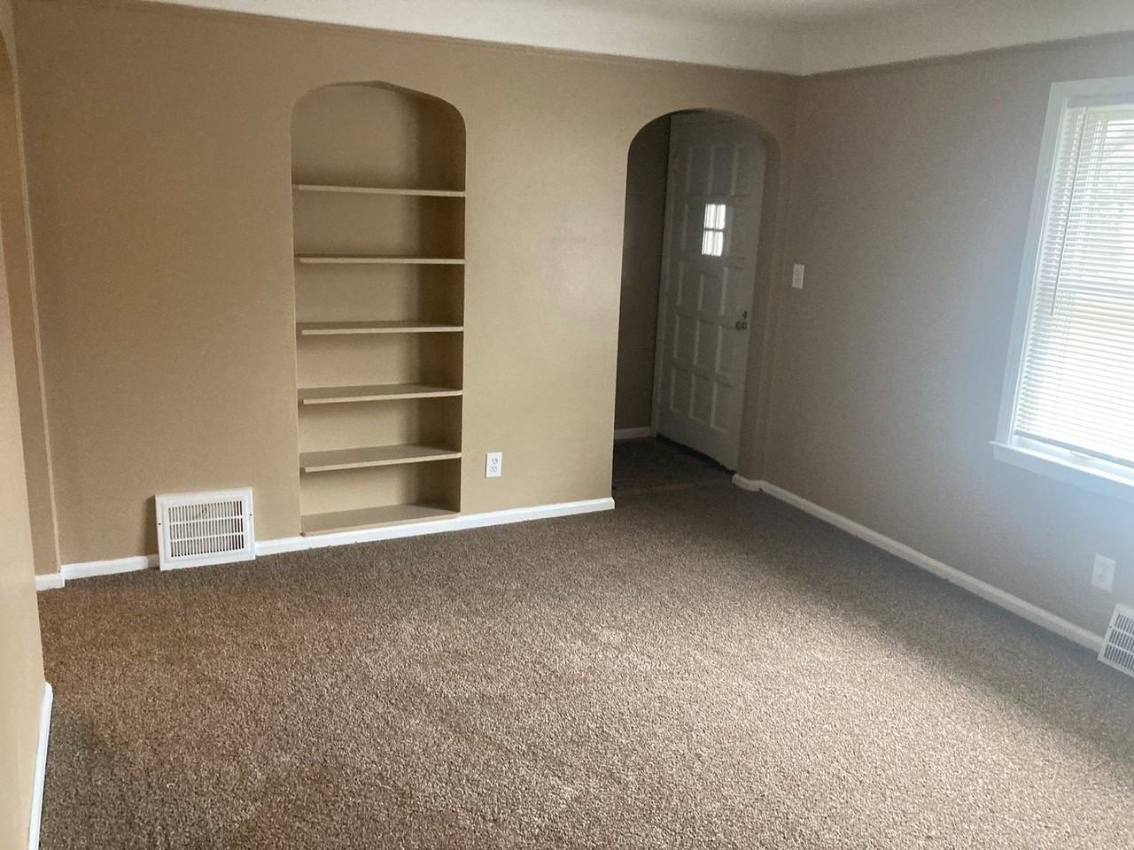 22074 Pleasant Ave - Photo 3 of 21