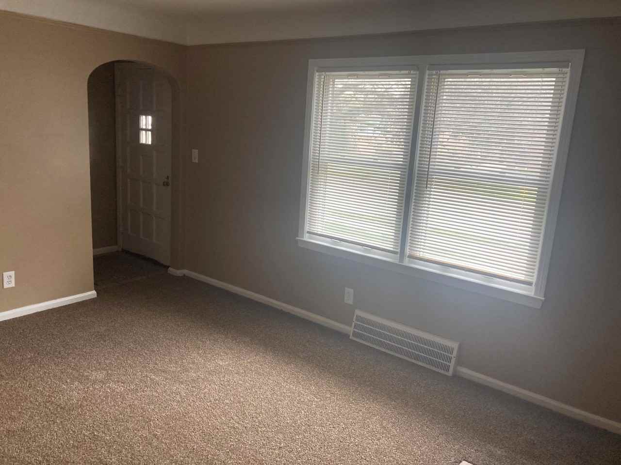 22074 Pleasant Ave - Photo 4 of 21