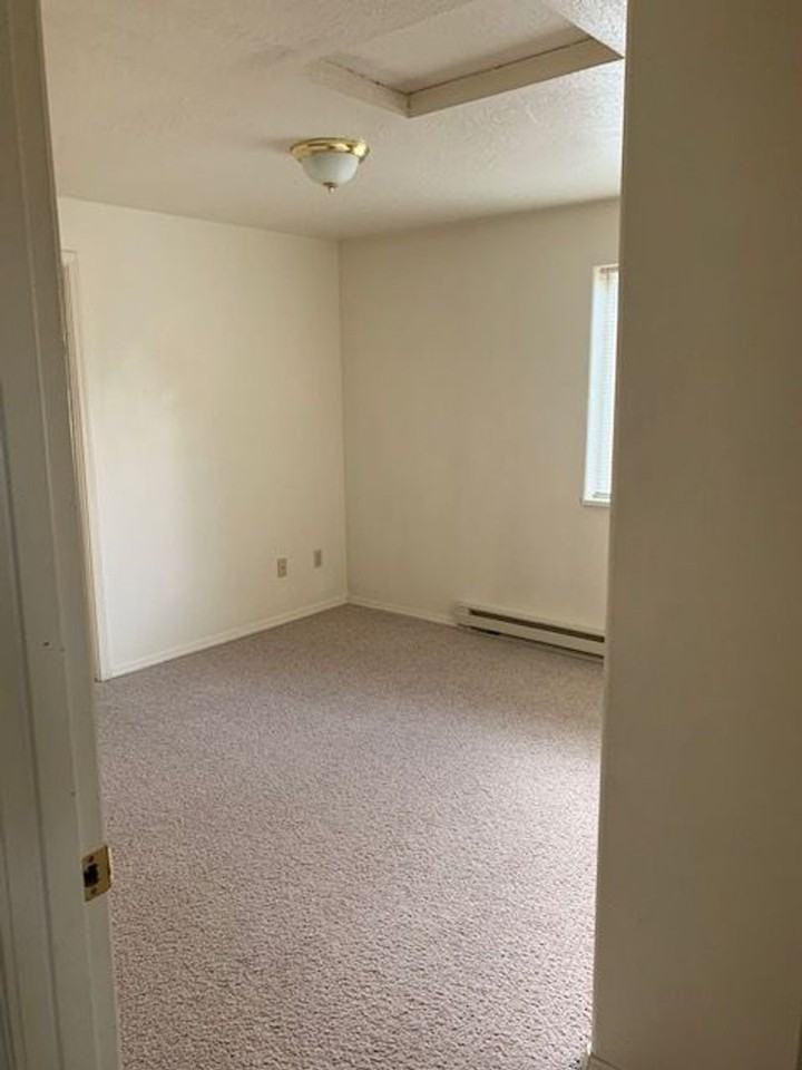 632 Benjamin Ave - Photo 6 of 8