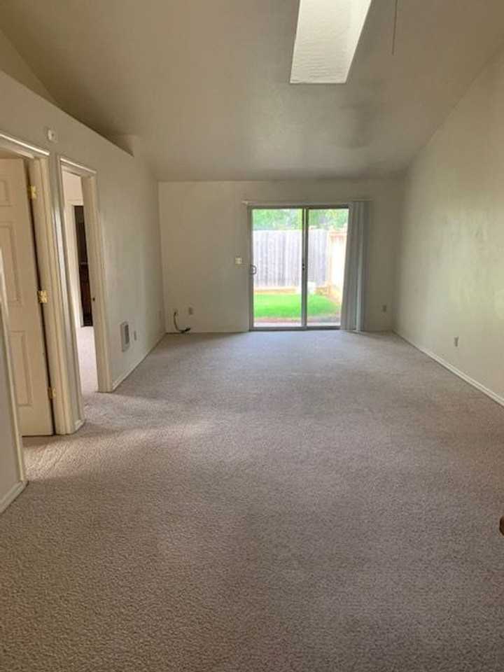 632 Benjamin Ave - Photo 7 of 8