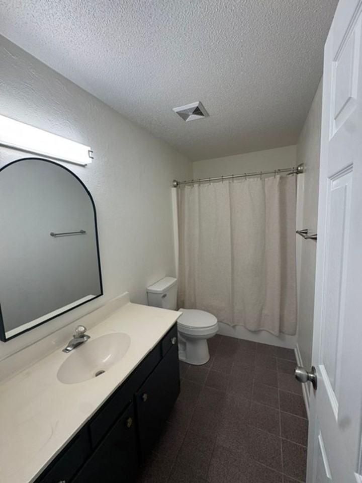 180 180 SE Villas Ct C - Photo 7 of 15