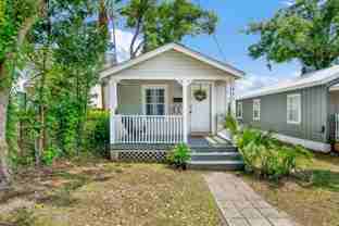 407 W Strong St - Photo 1 of 1