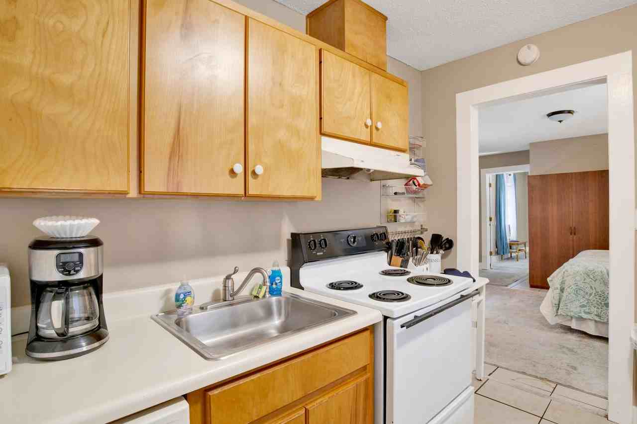407 W Strong St - Photo 7 of 17