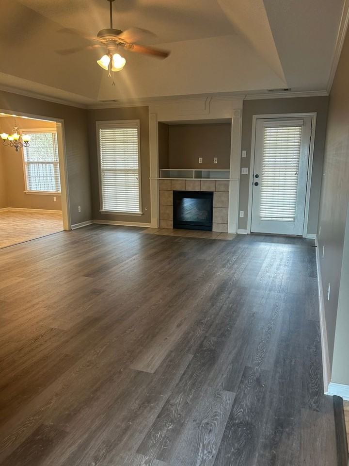 11403 Evergreen Ave - Photo 2 of 5