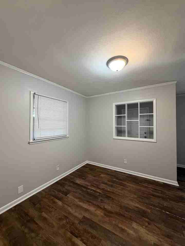417 Holland Dr - Photo 4 of 13