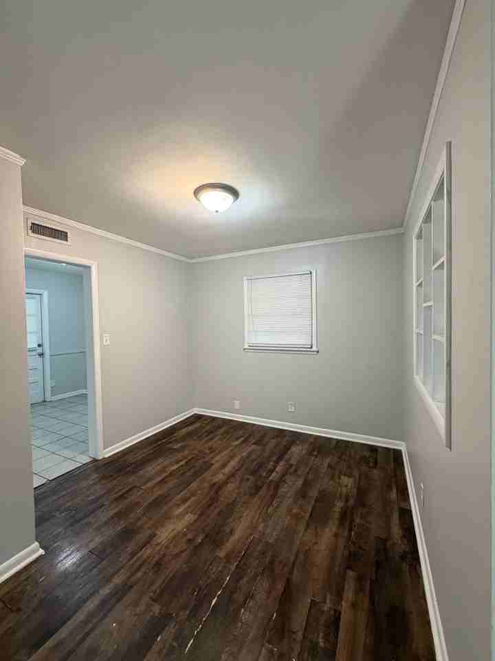 417 Holland Dr - Photo 5 of 13