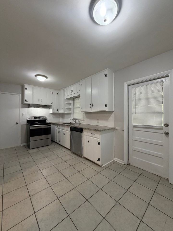 417 Holland Dr - Photo 6 of 13