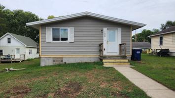 featured image of 1620 La Crescent St