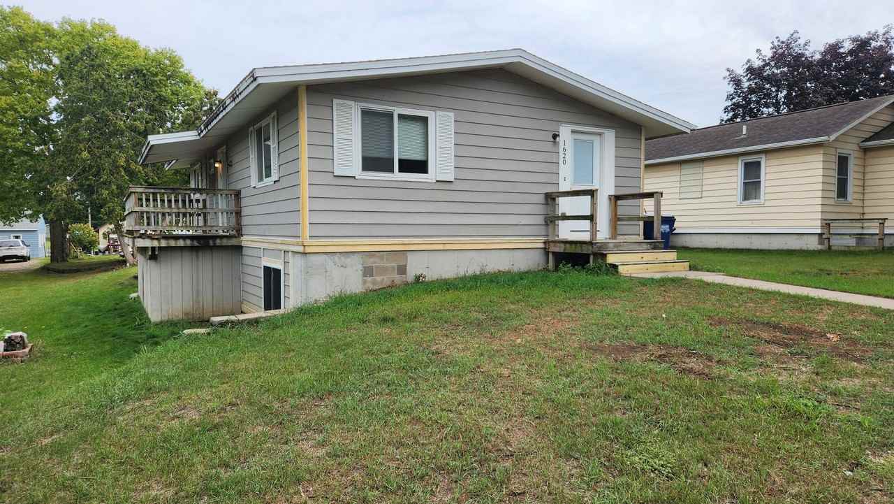 1620 La Crescent St - Photo 2 of 19