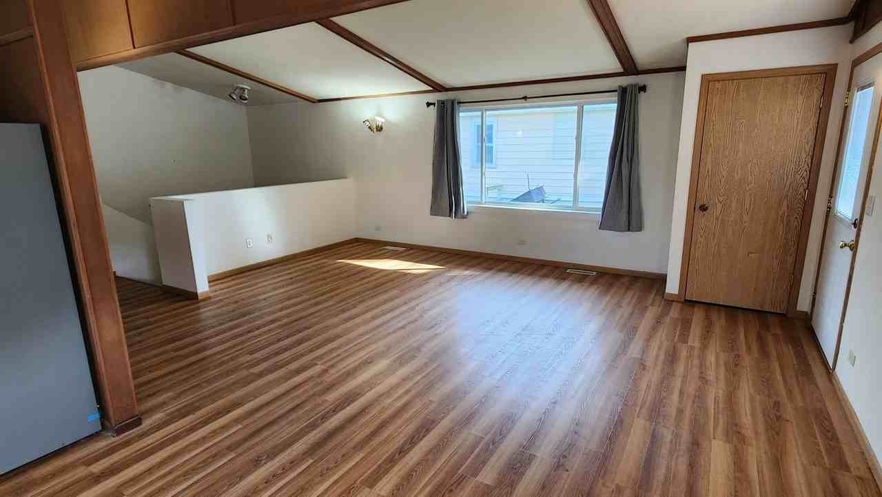 1620 La Crescent St - Photo 4 of 19