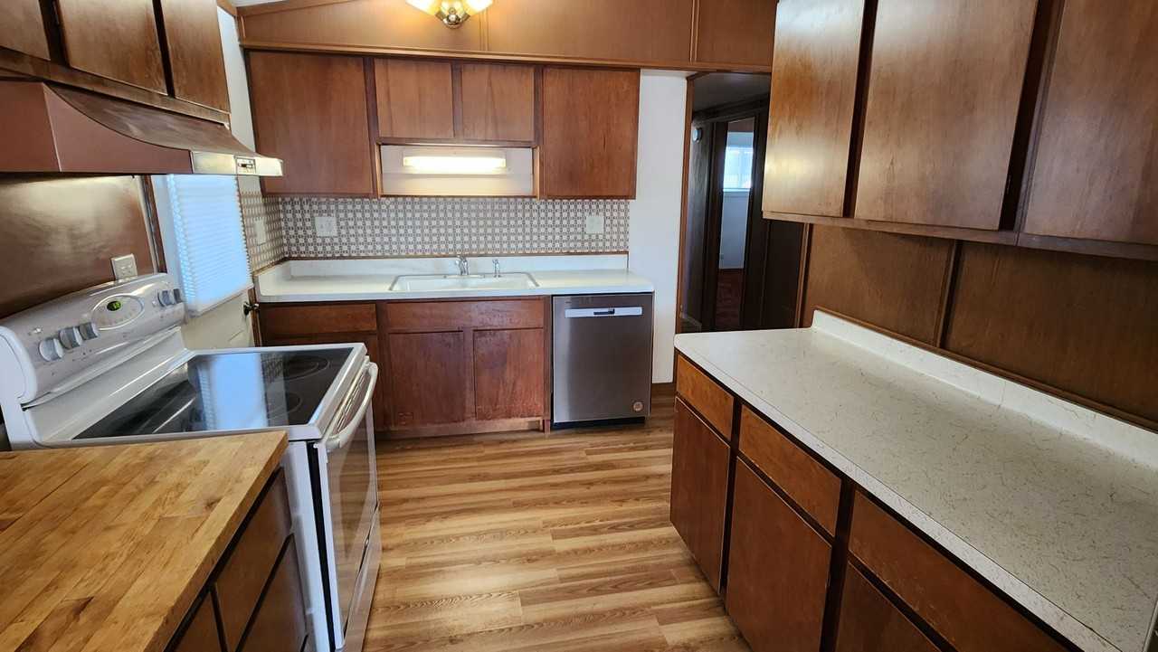 1620 La Crescent St - Photo 6 of 19