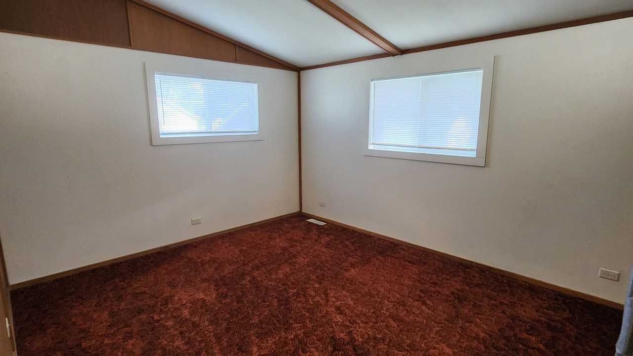 1620 La Crescent St - Photo 7 of 19