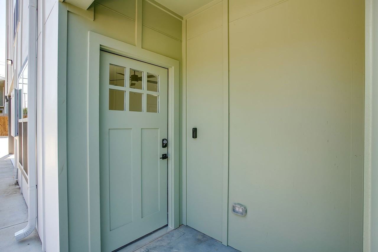 2801 Forest Park Blvd - Photo 3 of 44