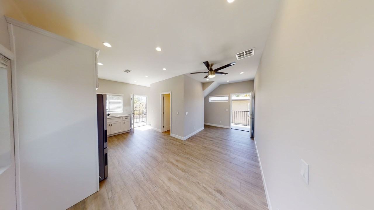 6453 Richard St - Photo 5 of 12