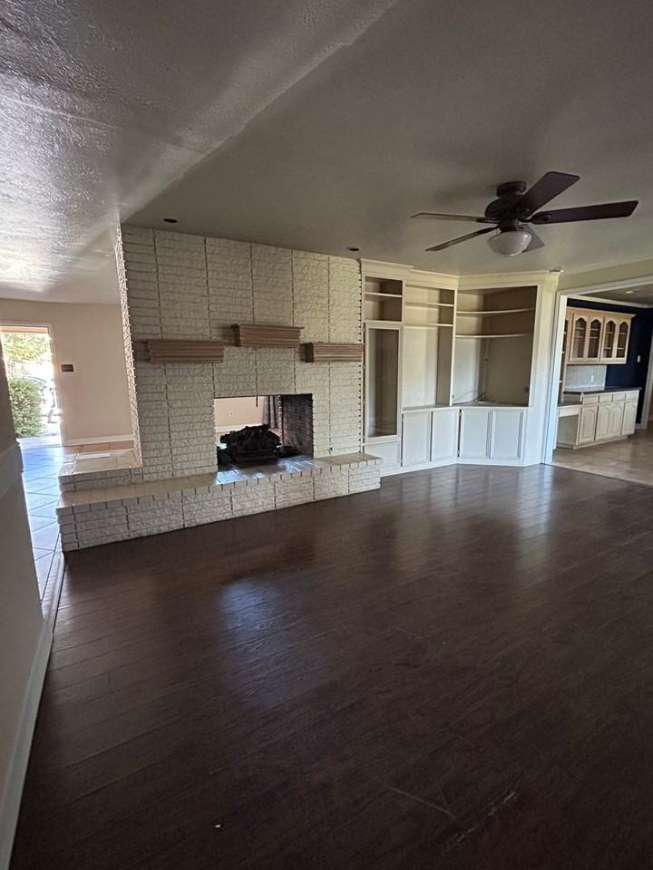 1434 Custer Ave - Photo 2 of 14