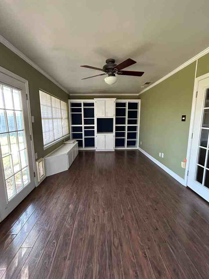 1434 Custer Ave - Photo 6 of 14