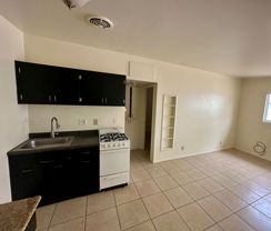 835 W 3rd 835 w 3rd St (330 S CARNEY AVE) - Photo 1 of 1