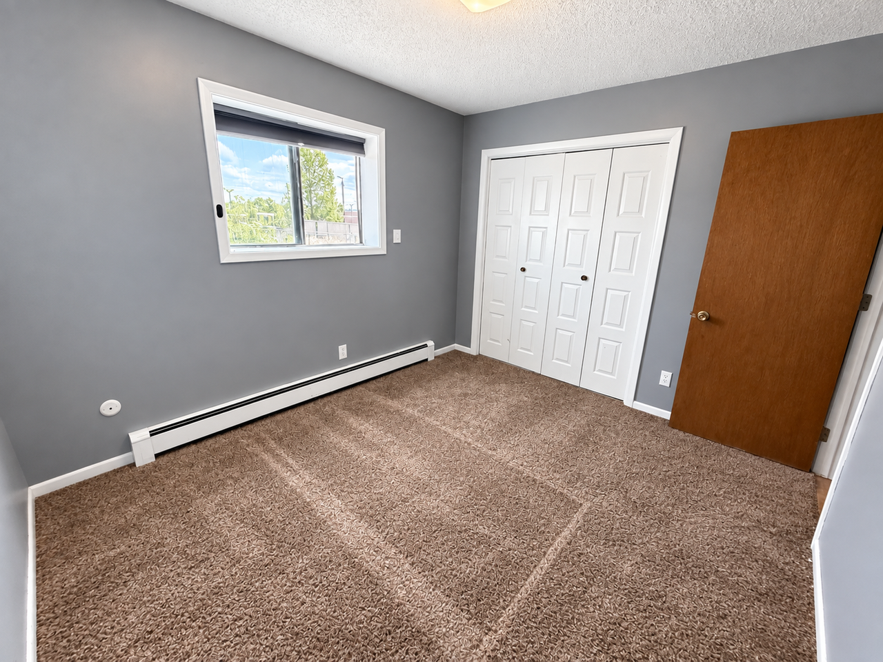 1643 Kelby Dr - Photo 2 of 10
