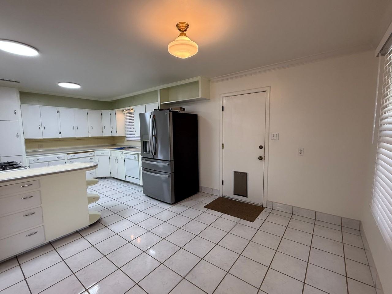5805 20th Ave - Photo 4 of 18