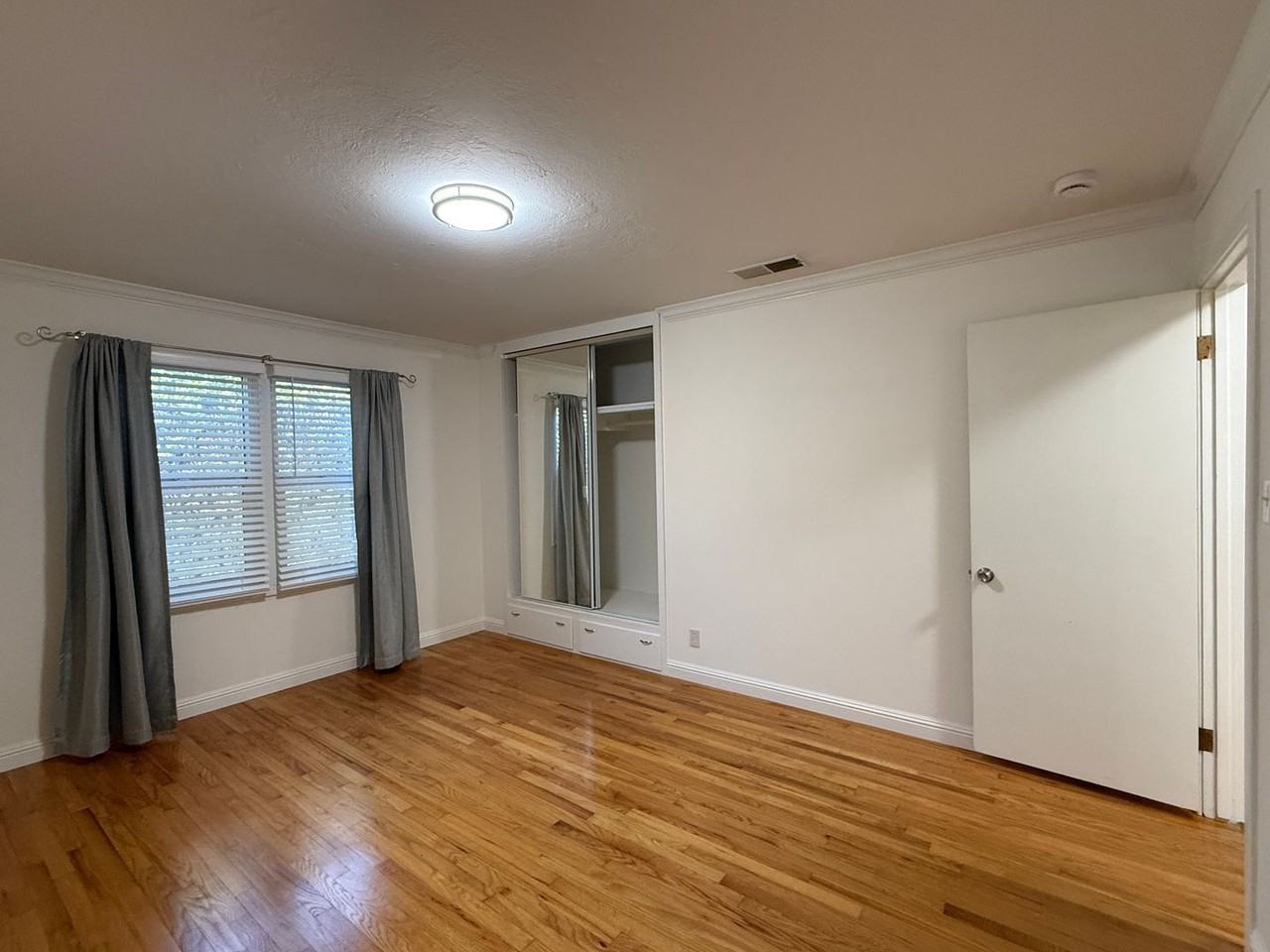 5805 20th Ave - Photo 7 of 18