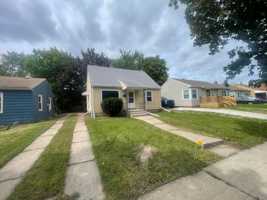 featured image of 4441 N 40th St