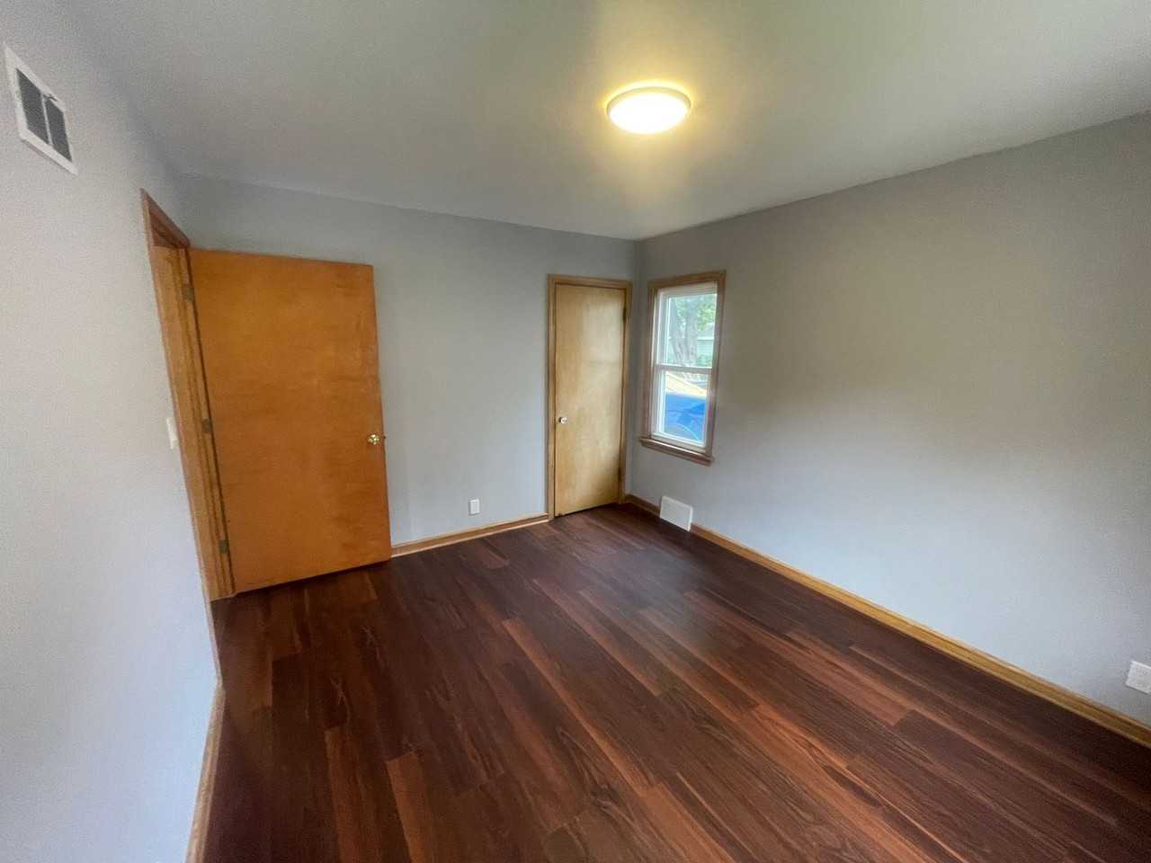 4441 N 40th St - Photo 3 of 10
