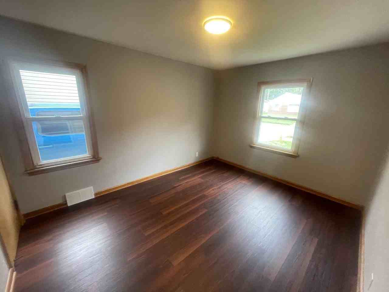 4441 N 40th St - Photo 6 of 10