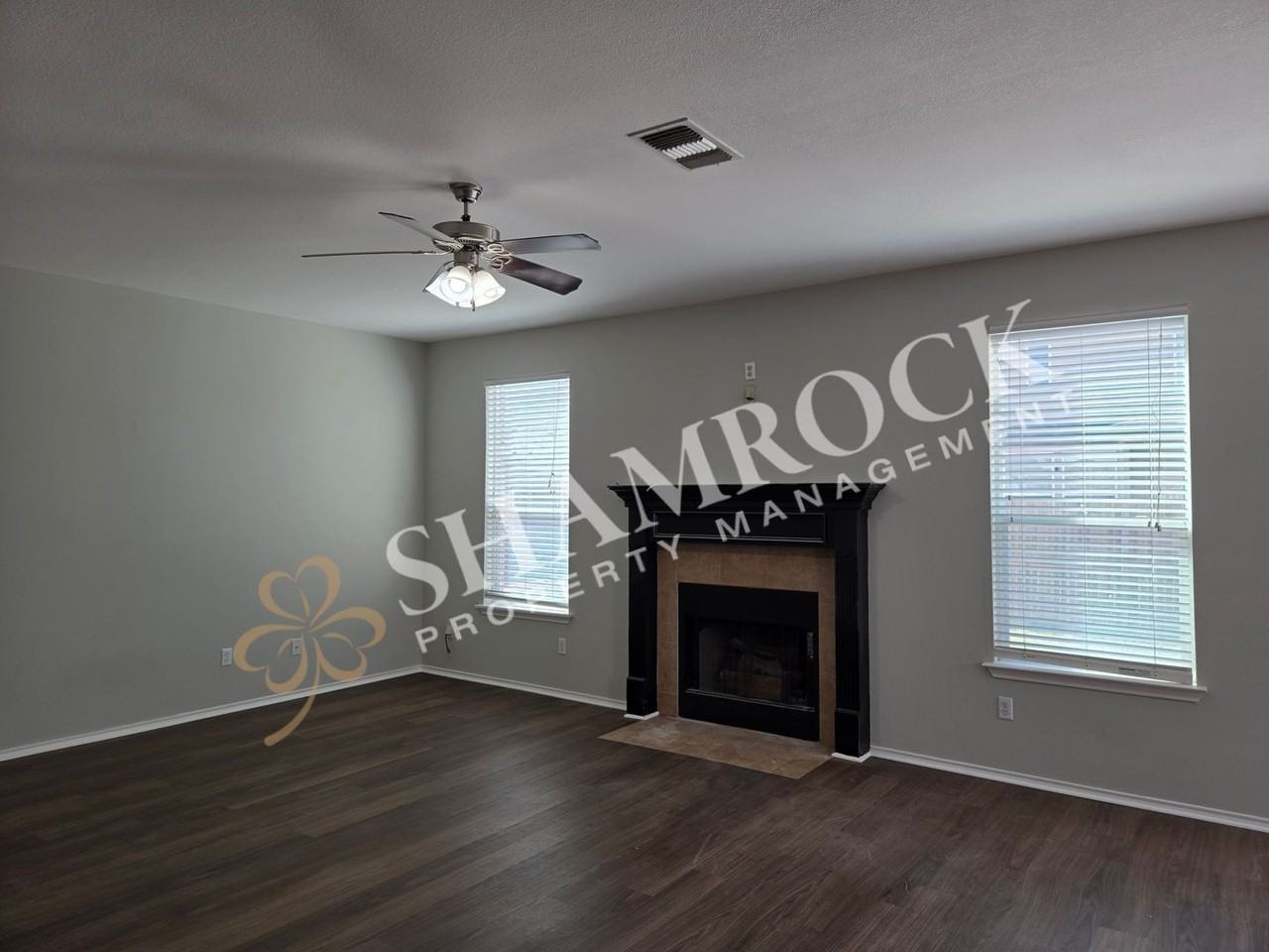 6509 Tejas Dr - Photo 4 of 14