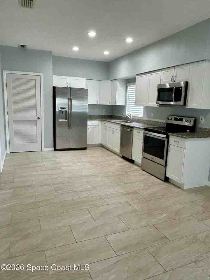507 Jefferson Ave - Photo 3 of 16