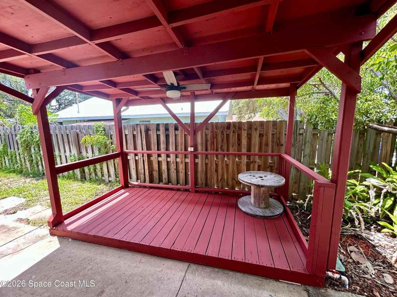 507 Jefferson Ave - Photo 4 of 16