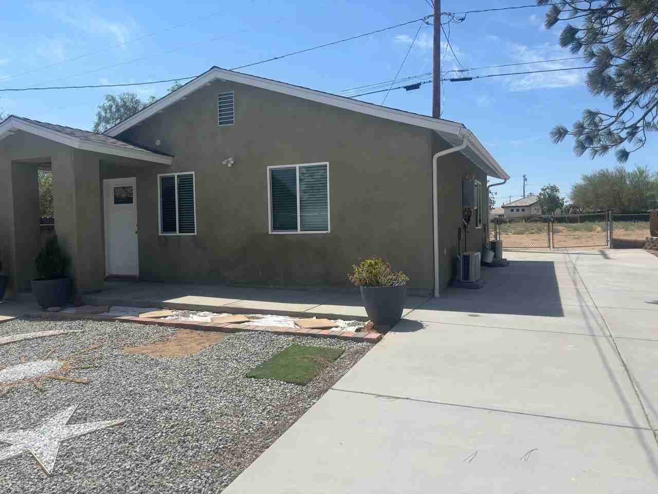 Smoke Tree St 16525 - Photo 2 of 9