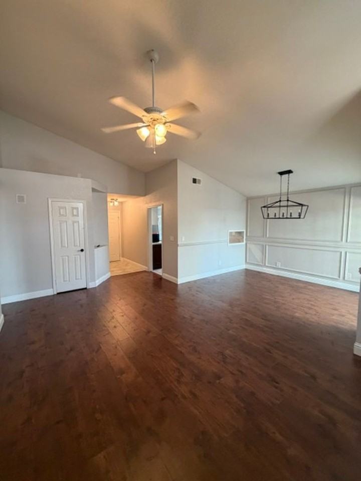 5211 Moonlight Way - Photo 5 of 26