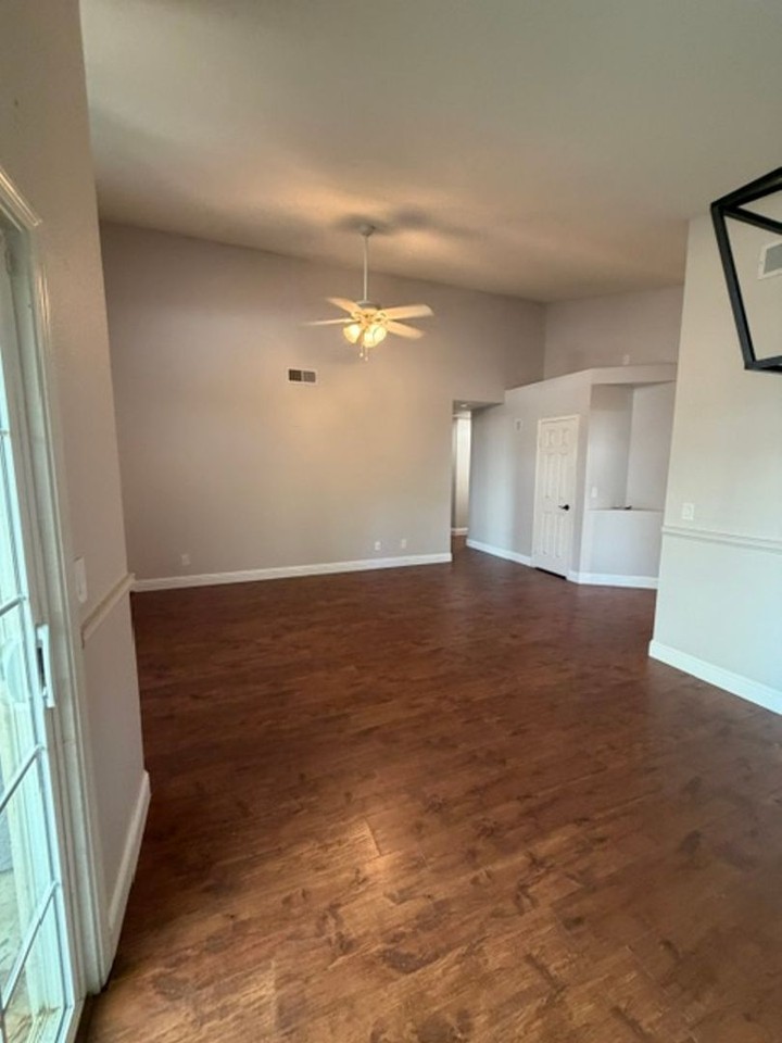 5211 Moonlight Way - Photo 7 of 26