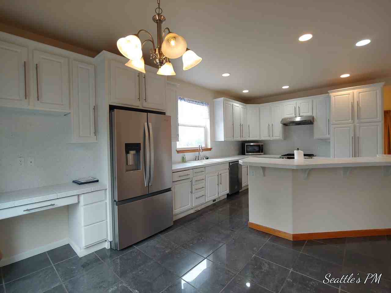 13116 84th Ave S - Photo 5 of 30