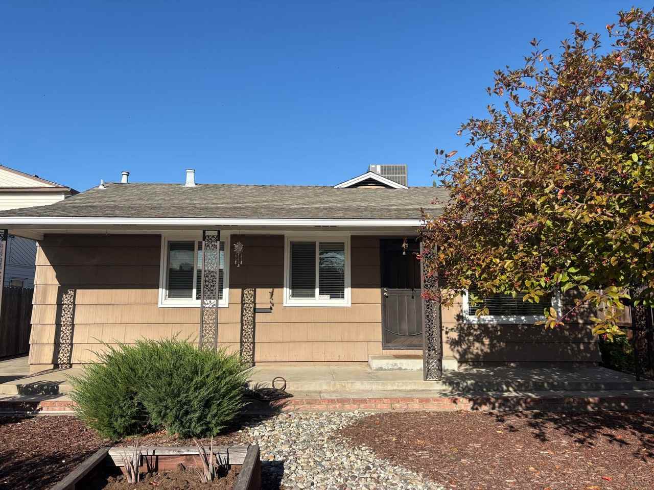 3406 67th St - Photo 2 of 22