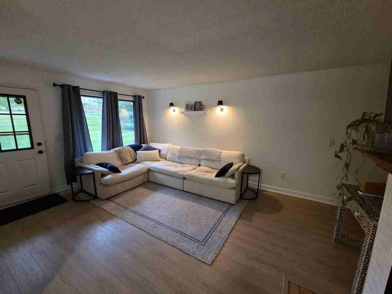 7652 Wedgewood Ct N - Photo 3 of 14