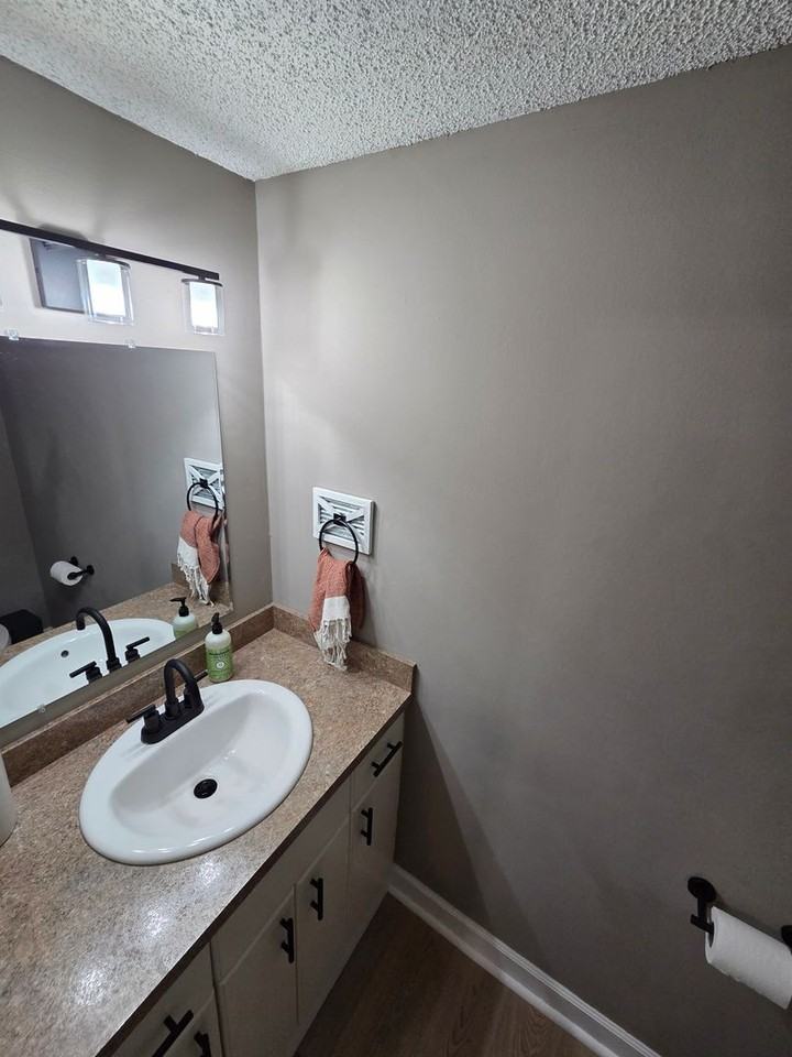 7652 Wedgewood Ct N - Photo 5 of 14
