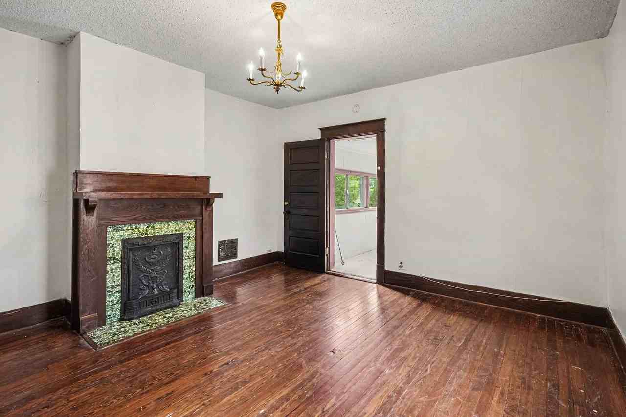 617 Shelby Ave - Photo 6 of 15
