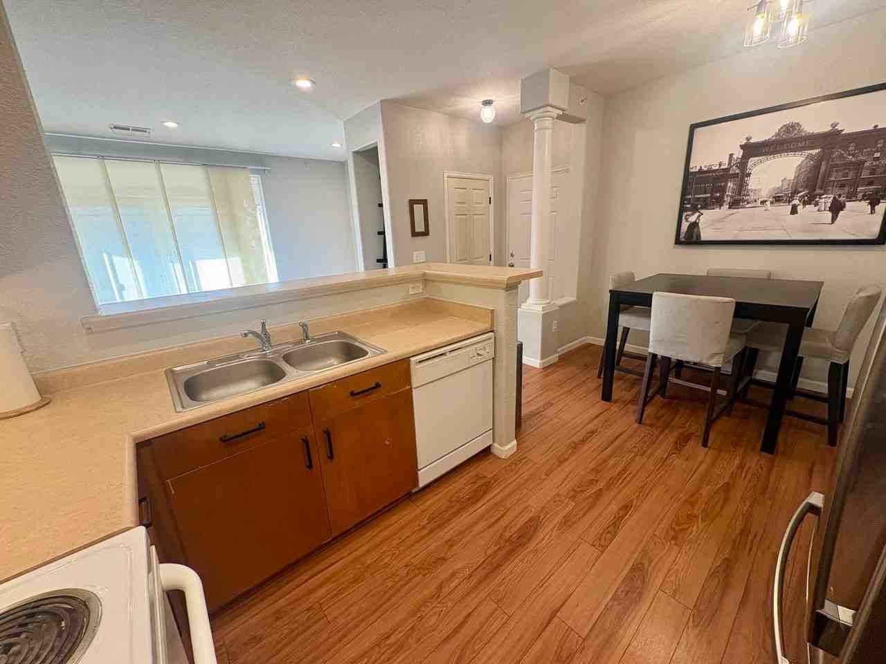 9518 W San Juan Cir #203 - Photo 5 of 18