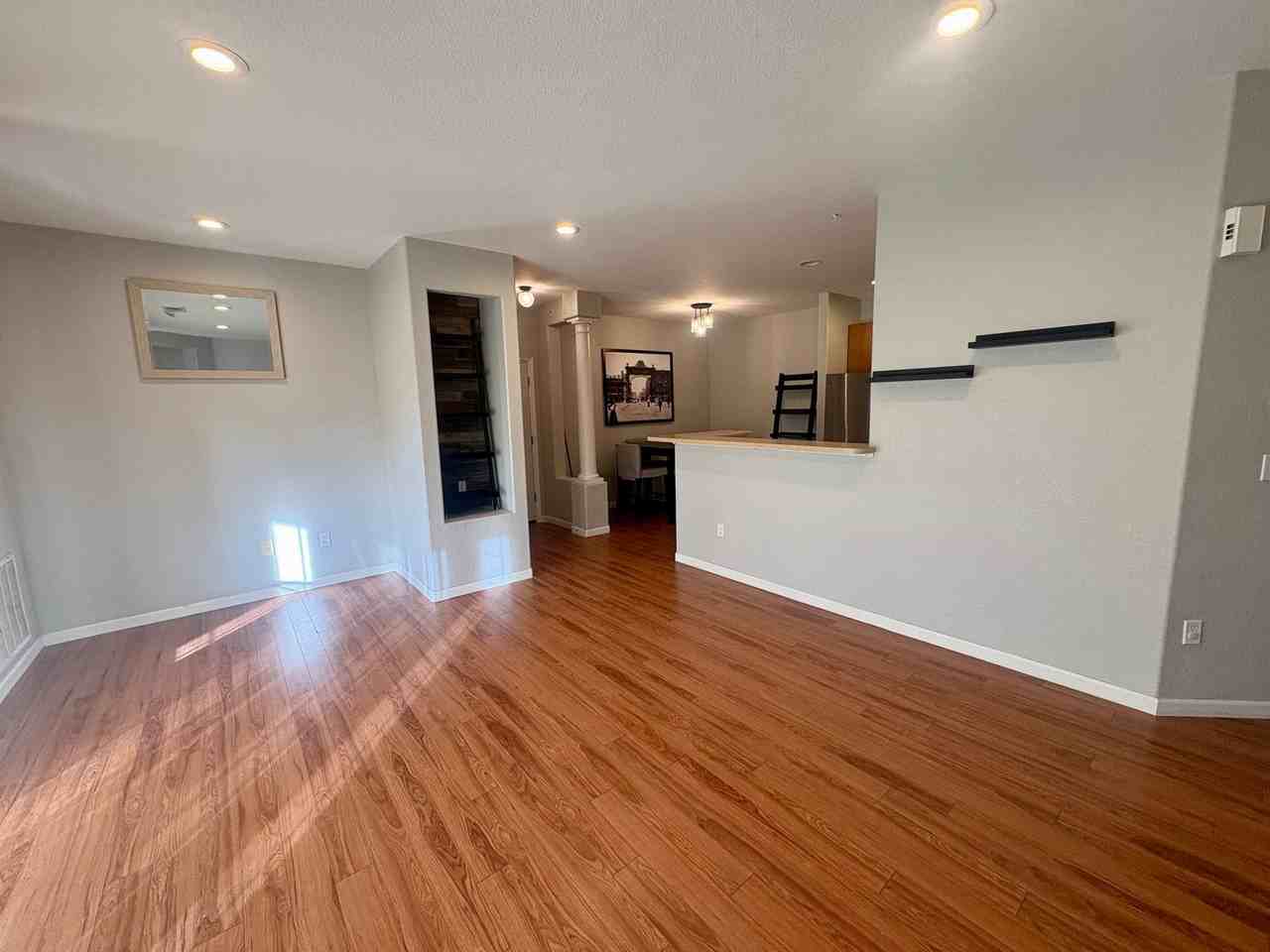 9518 W San Juan Cir #203 - Photo 7 of 18