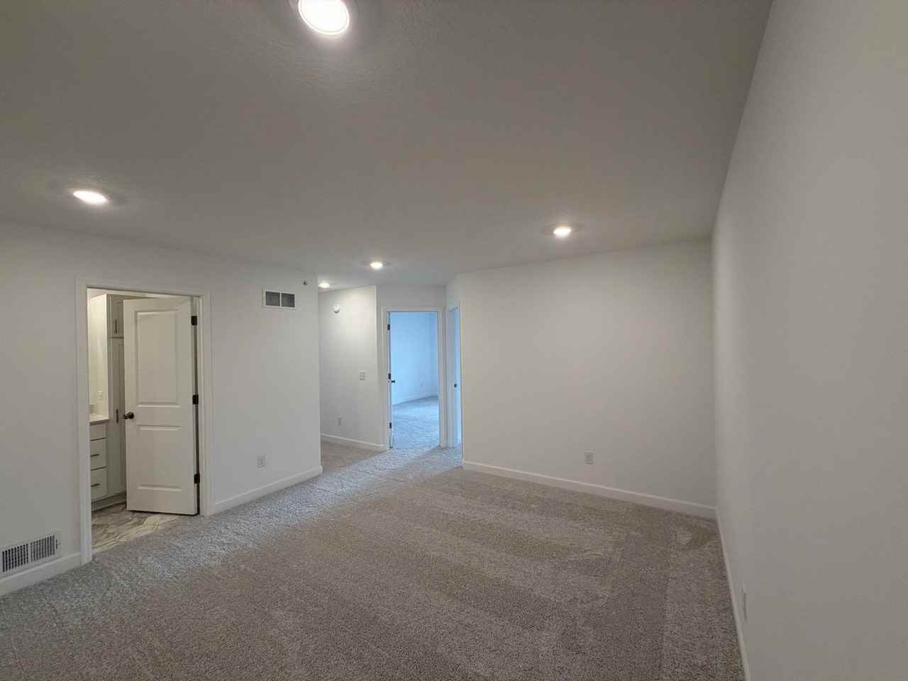 5349 Long Pointe Pass - Photo 3 of 9