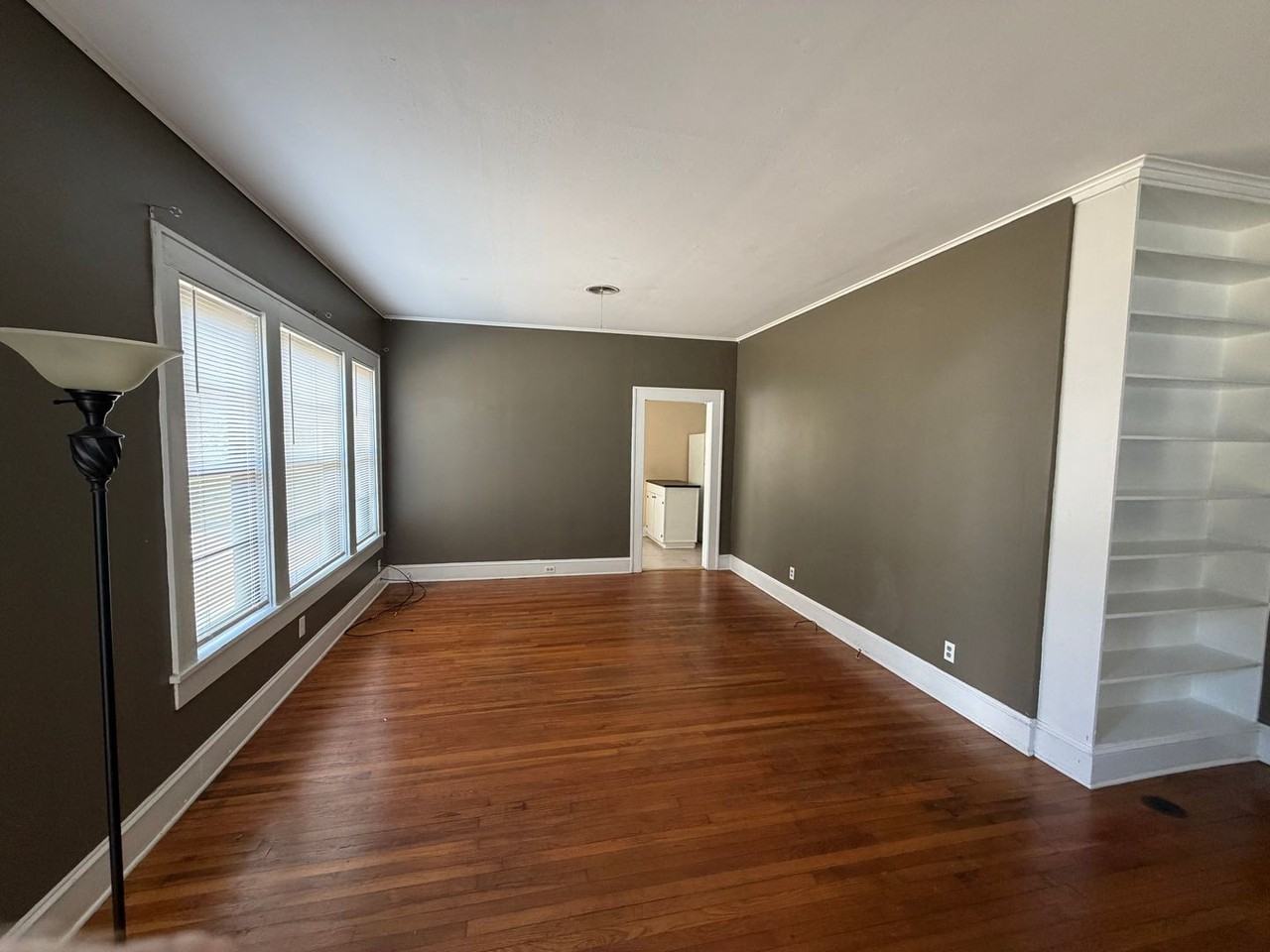 3432 Broadmoor Blvd - Photo 5 of 21