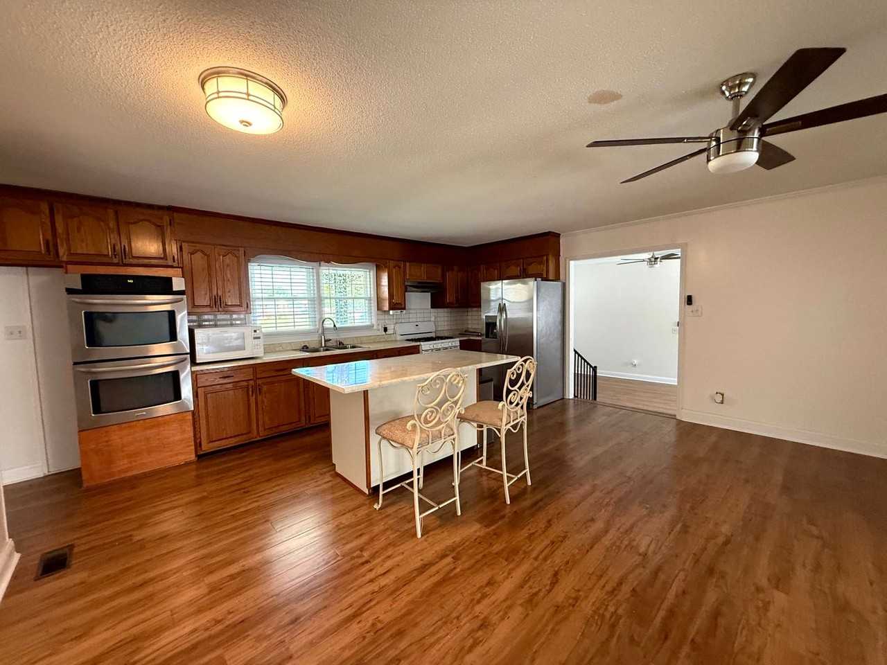 6441 Kincross Ave - Photo 2 of 20