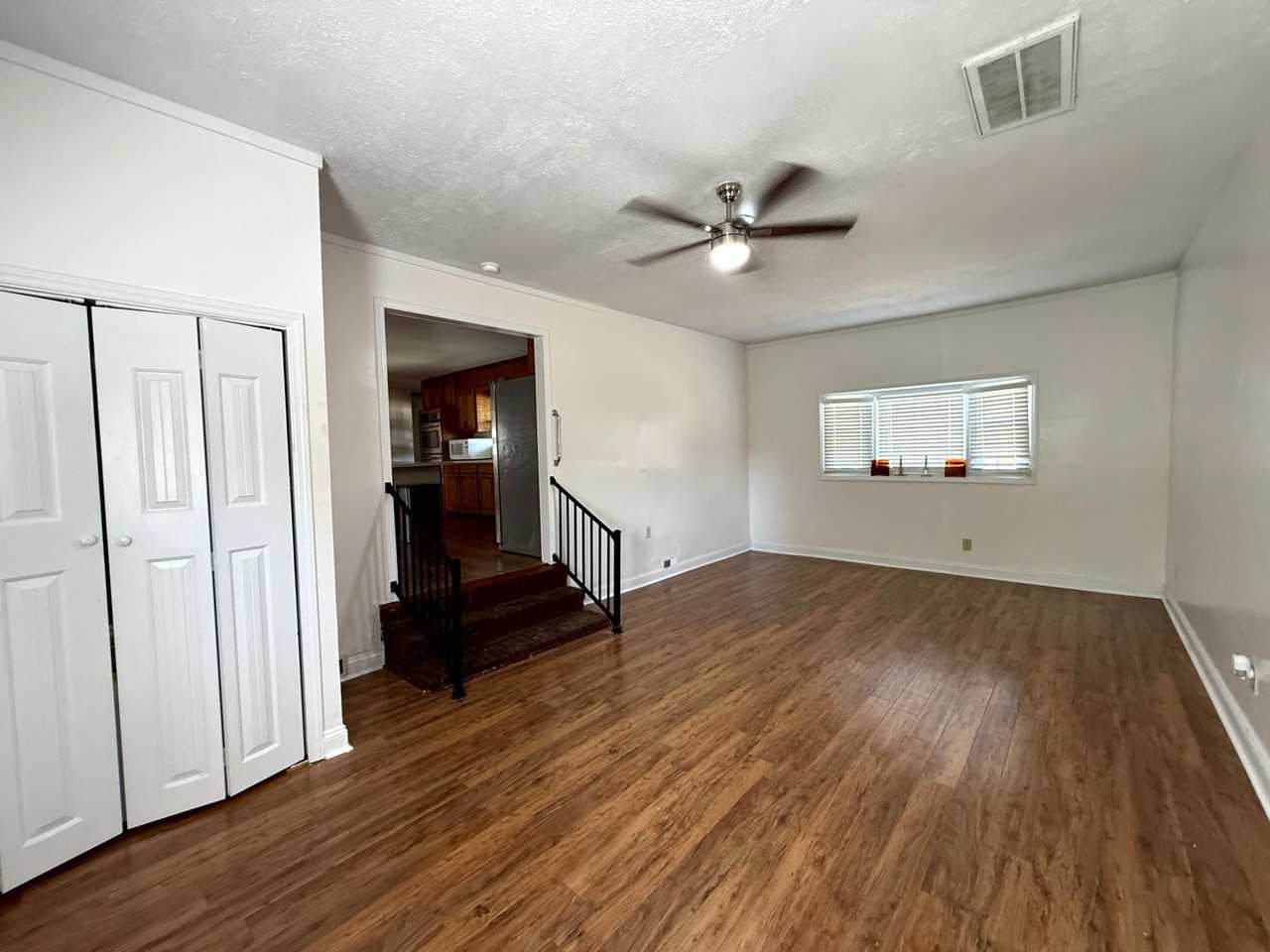 6441 Kincross Ave - Photo 4 of 20