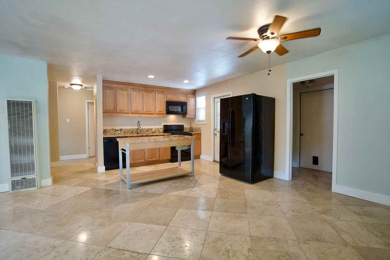 1383 Spruce St - Photo 5 of 20