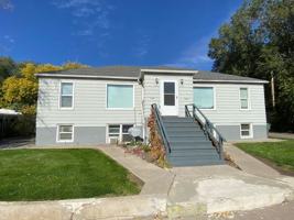 featured image of 422 E Terry St